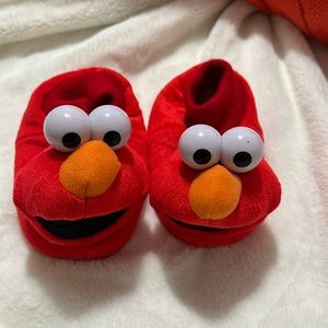 Kids Elmo Slippers! Never Worn- L (7-8)